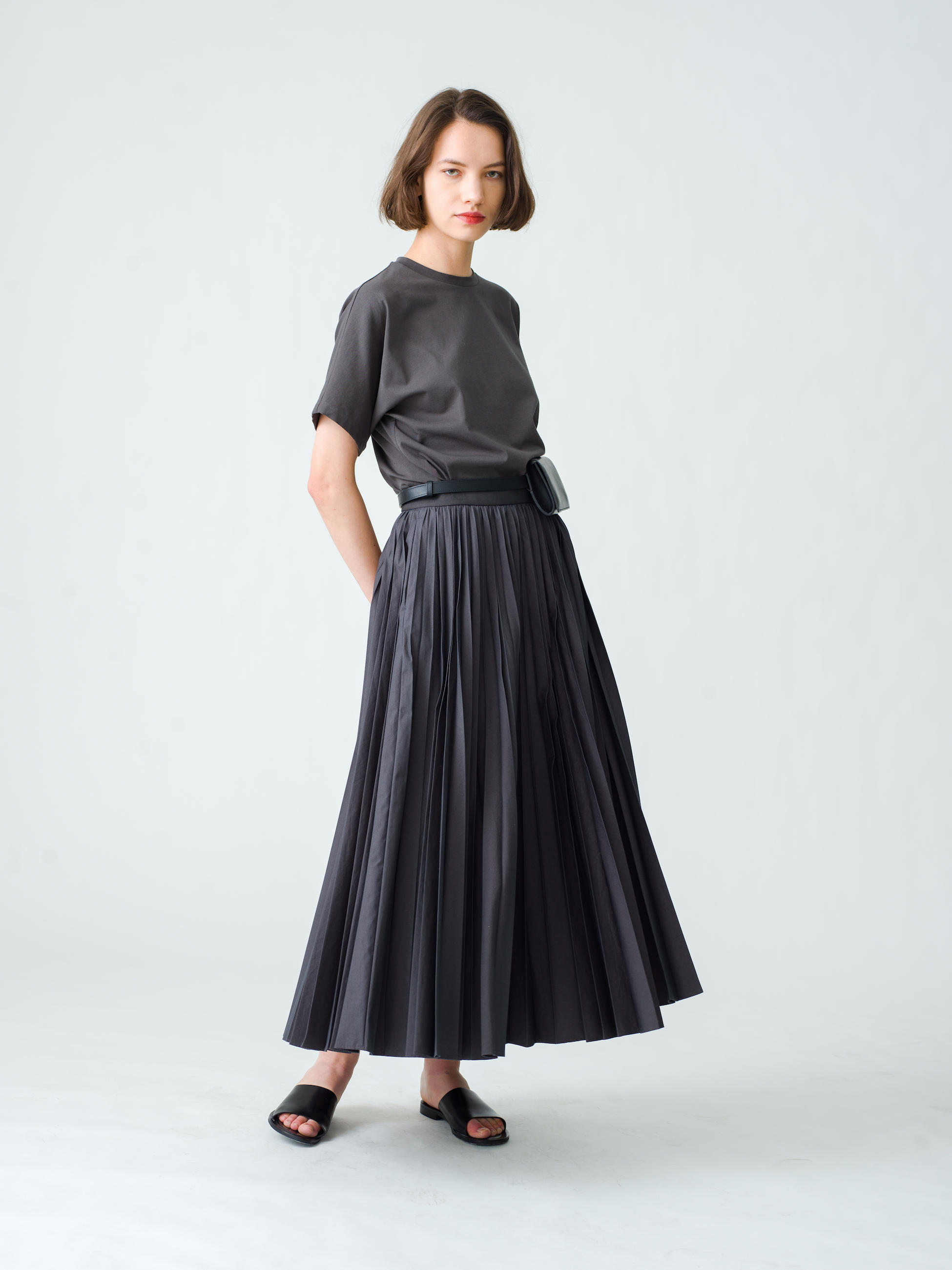 ebure エブール グレー ボタン付き オールインワン FW25_02 | ebure(エブール)