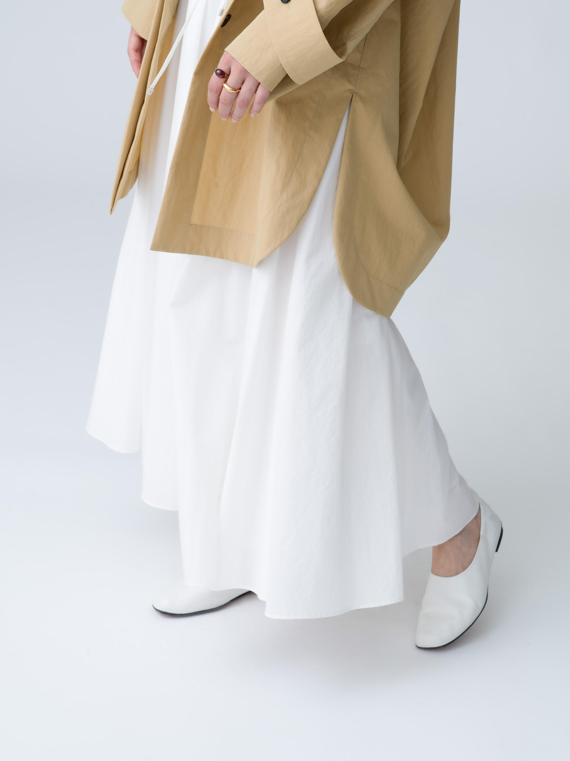 定価7.6万 ebure 2024 ブルームビジューカラー シャツブラウス News | ebure(エブール)